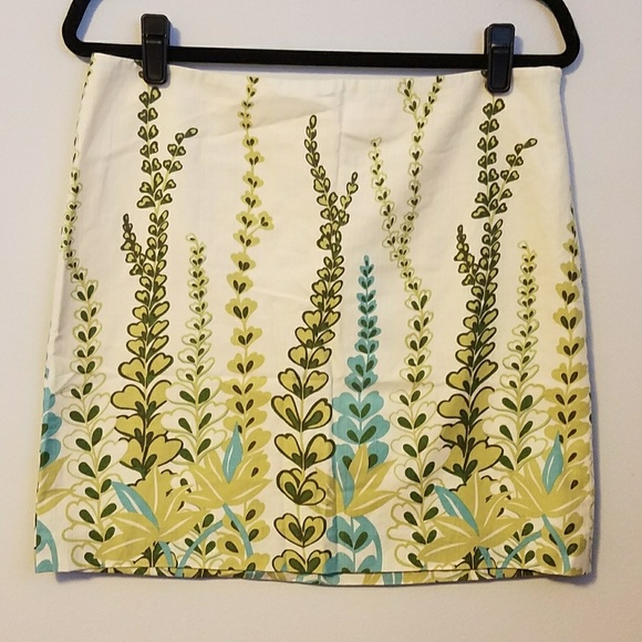 Ann Taylor Dresses & Skirts - NWOT Ann Taylor LOFT floral skirt. Gorgeous!